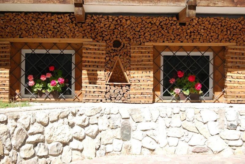 Appartamenti Chalet Orchidea Canazei Eksteriør bilde